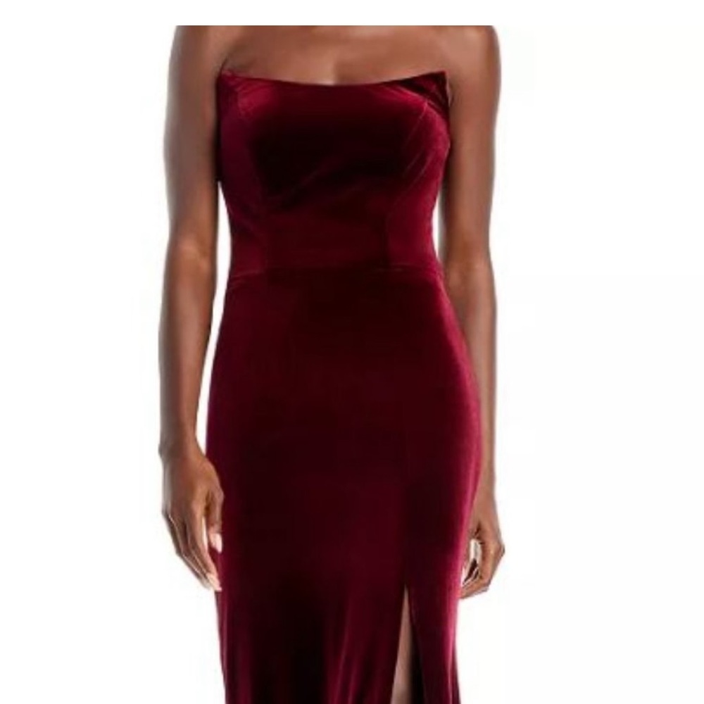 Aqua Formal Bloomingdales Burgundy Velvet strapless gown NWT Size 6
